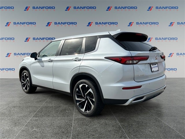 2023 Mitsubishi Outlander SE