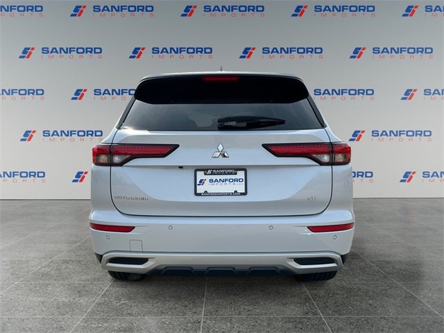 2023 Mitsubishi Outlander SE