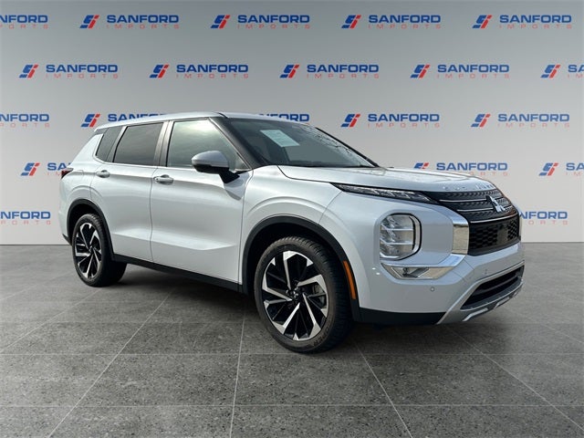 2023 Mitsubishi Outlander SE