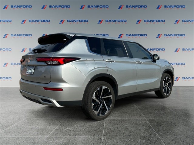2024 Mitsubishi Outlander SE