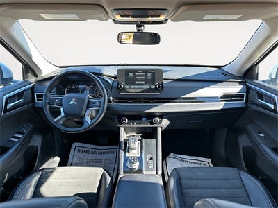 2024 Mitsubishi Outlander SE