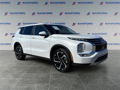 2024 Mitsubishi Outlander SE