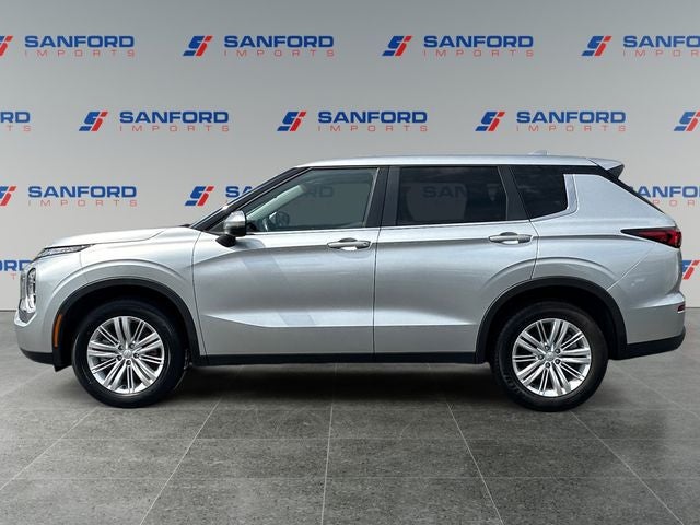 2022 Mitsubishi Outlander ES