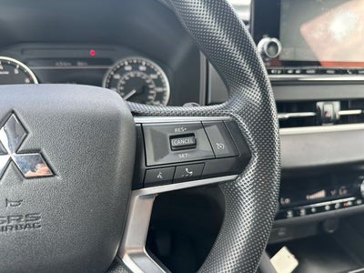 2022 Mitsubishi Outlander ES