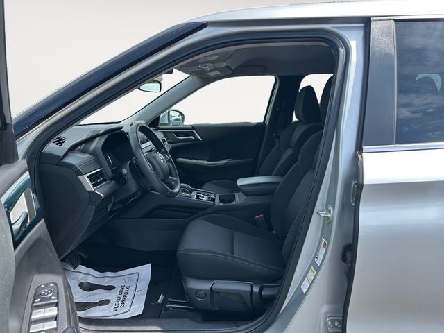 2022 Mitsubishi Outlander ES