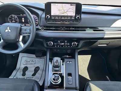 2023 Mitsubishi Outlander PHEV SE