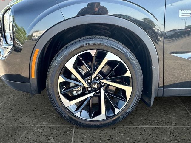 2023 Mitsubishi Outlander PHEV SE