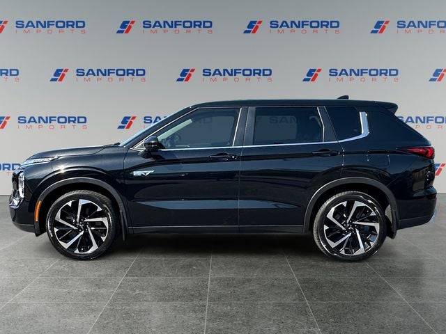 2023 Mitsubishi Outlander PHEV SE
