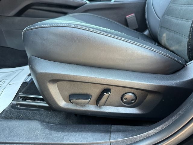 2023 Mitsubishi Outlander PHEV SE