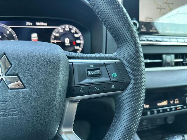 2023 Mitsubishi Outlander PHEV SE