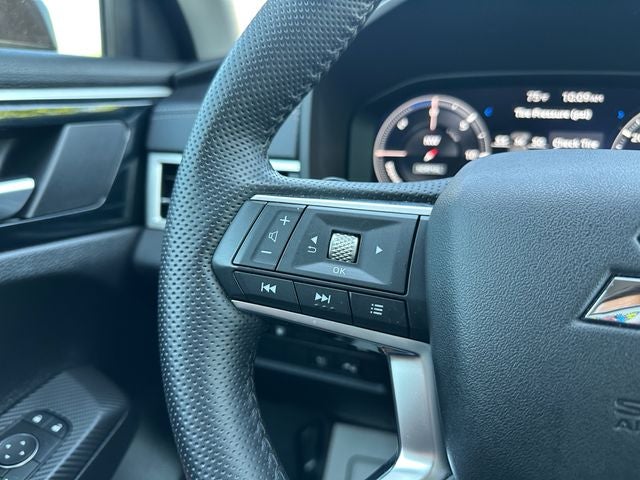 2023 Mitsubishi Outlander PHEV SE