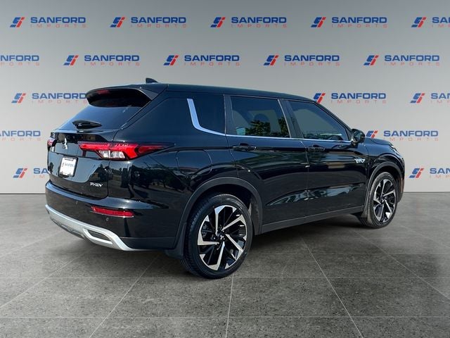 2023 Mitsubishi Outlander PHEV SE