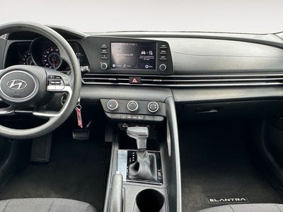 2023 Hyundai Elantra SE