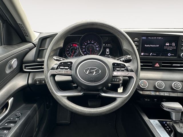2023 Hyundai Elantra SE