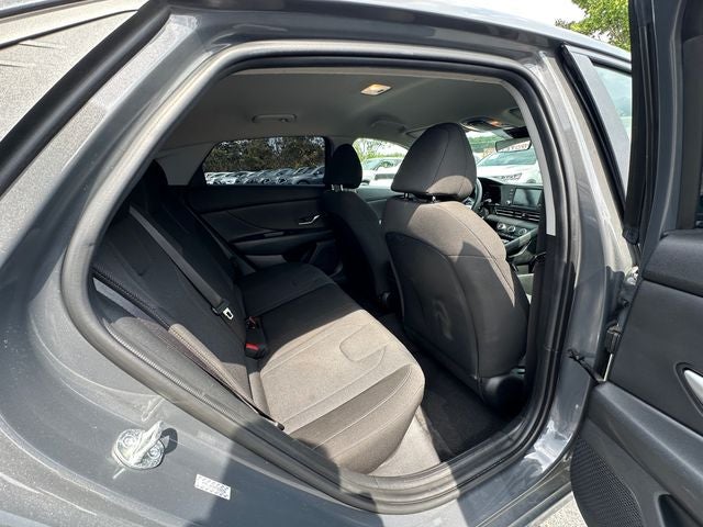 2023 Hyundai Elantra SE