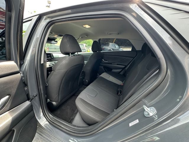 2023 Hyundai Elantra SE