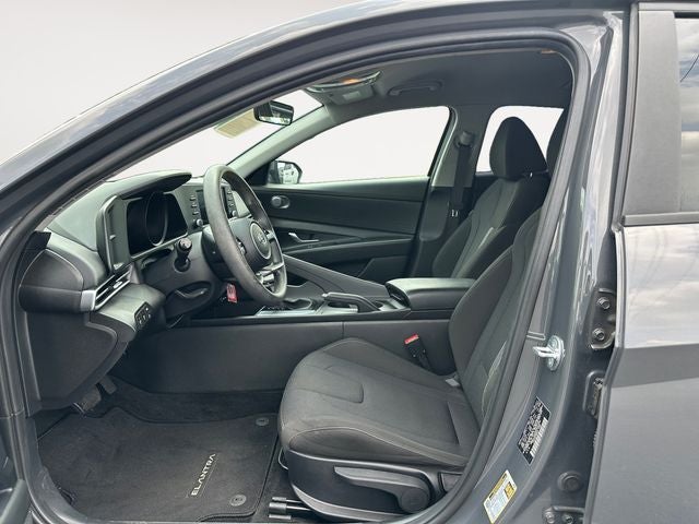 2023 Hyundai Elantra SE