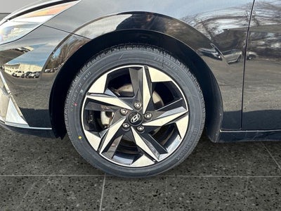 2022 Hyundai Elantra Limited