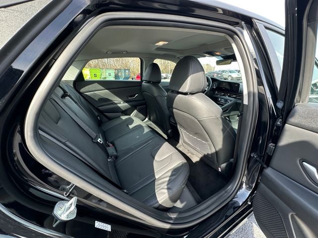 2022 Hyundai Elantra Limited