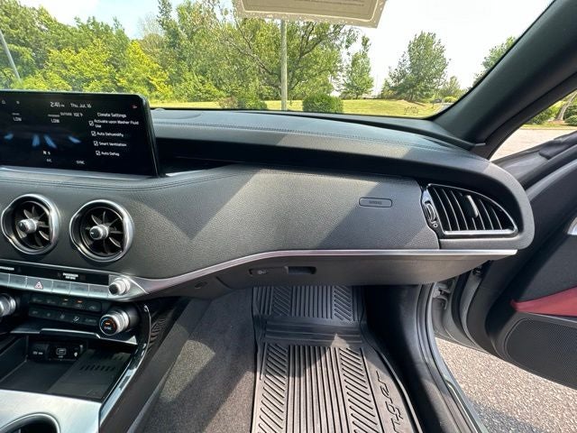 2022 Kia Stinger GT1