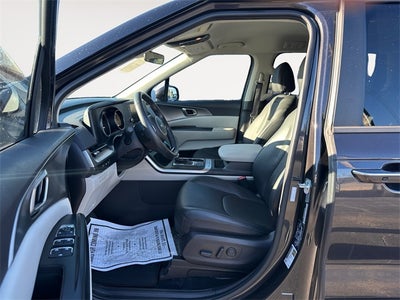 2024 Kia Carnival LX