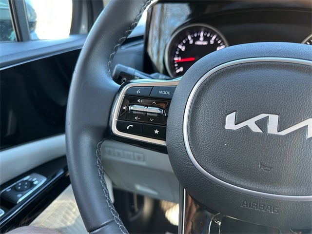 2024 Kia Carnival EX