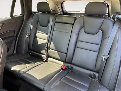 2021 Volvo V60 Cross Country T5