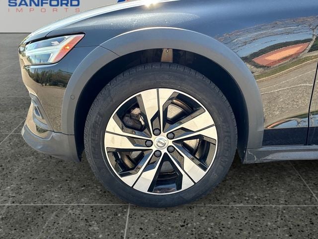 2021 Volvo V60 Cross Country T5