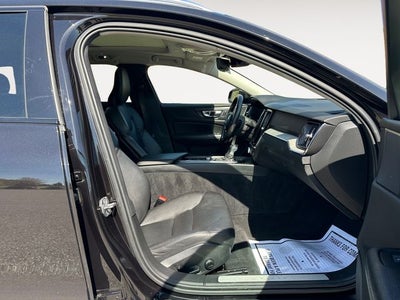 2021 Volvo V60 Cross Country T5