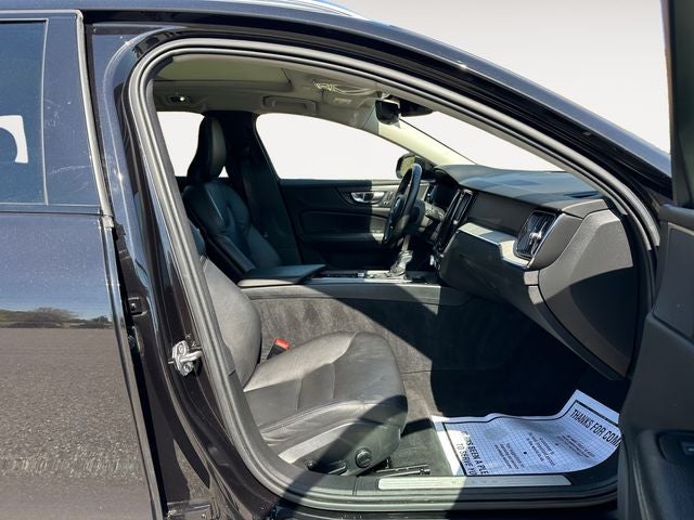 2021 Volvo V60 Cross Country T5