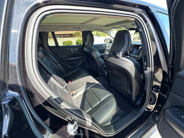 2021 Volvo V60 Cross Country T5