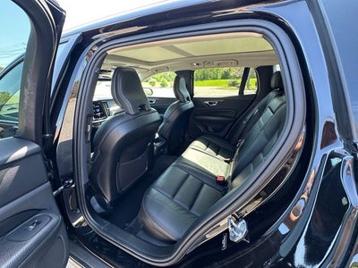 2021 Volvo V60 Cross Country T5