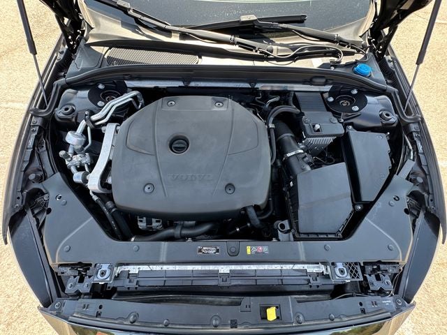 2021 Volvo V60 Cross Country T5