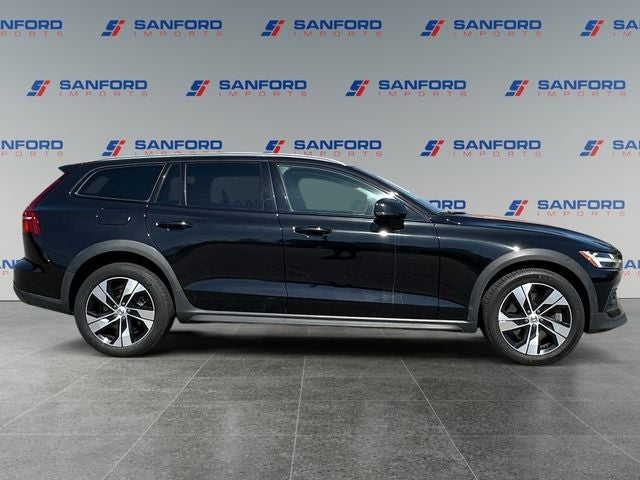 2021 Volvo V60 Cross Country T5