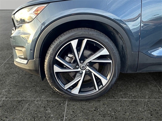 2022 Volvo XC40 R-Design