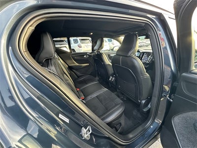 2022 Volvo XC40 R-Design