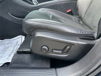 2022 Volvo XC40 R-Design