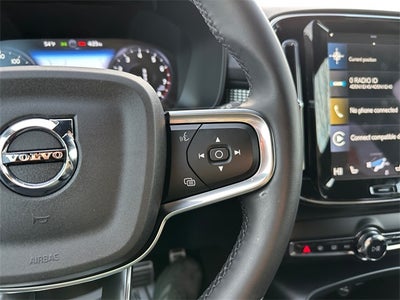 2022 Volvo XC40 R-Design