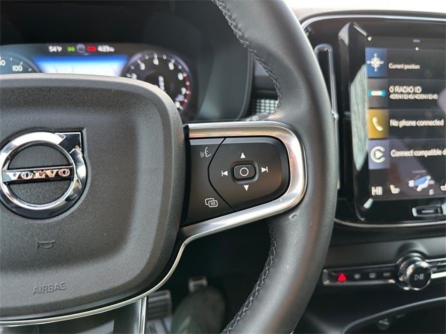 2022 Volvo XC40 R-Design