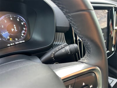 2022 Volvo XC40 R-Design