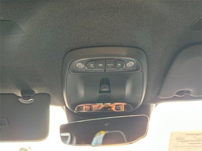 2022 Volvo XC40 R-Design