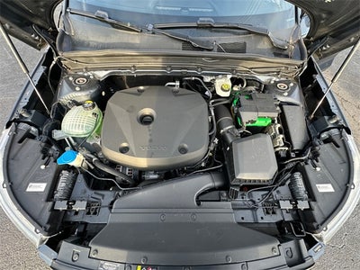 2022 Volvo XC40 R-Design