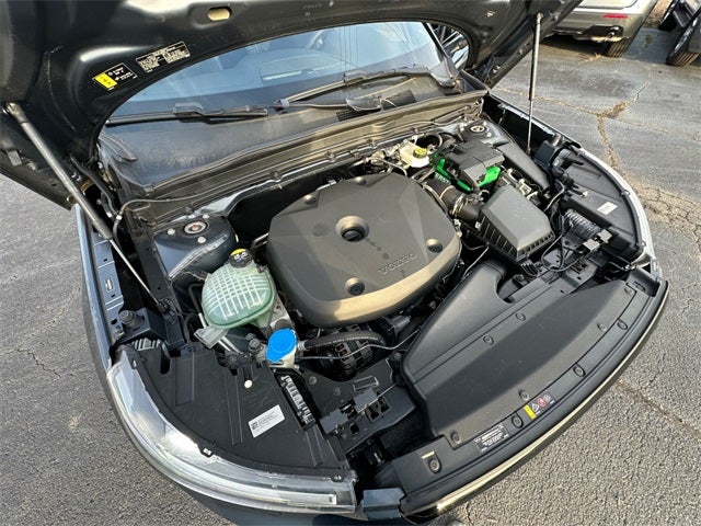 2022 Volvo XC40 R-Design