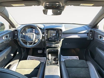 2021 Volvo XC40 R-Design