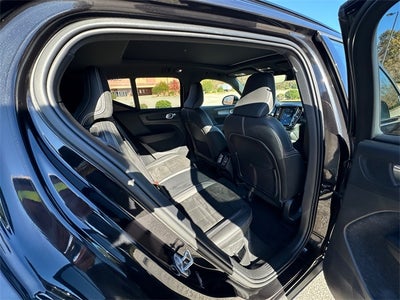 2021 Volvo XC40 R-Design