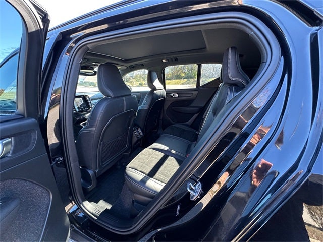 2021 Volvo XC40 R-Design