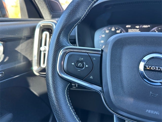 2021 Volvo XC40 R-Design