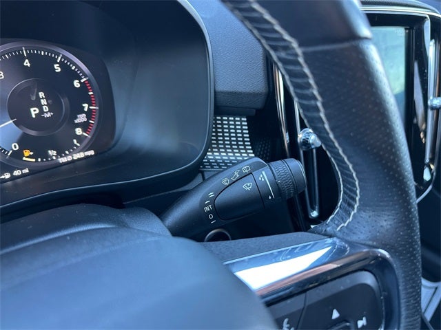 2021 Volvo XC40 R-Design