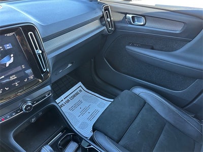 2021 Volvo XC40 R-Design