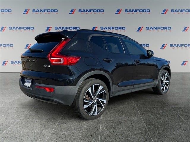 2021 Volvo XC40 R-Design